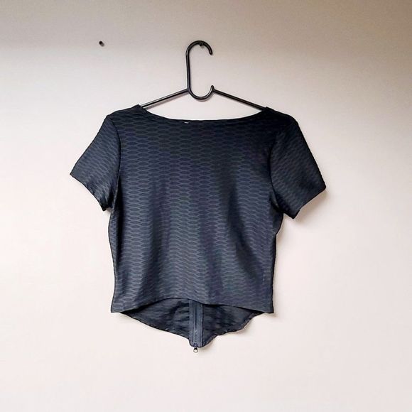 Women's Sexy Top Madrag V-Neck Front V-Shape NWT - Picture 2 of 3